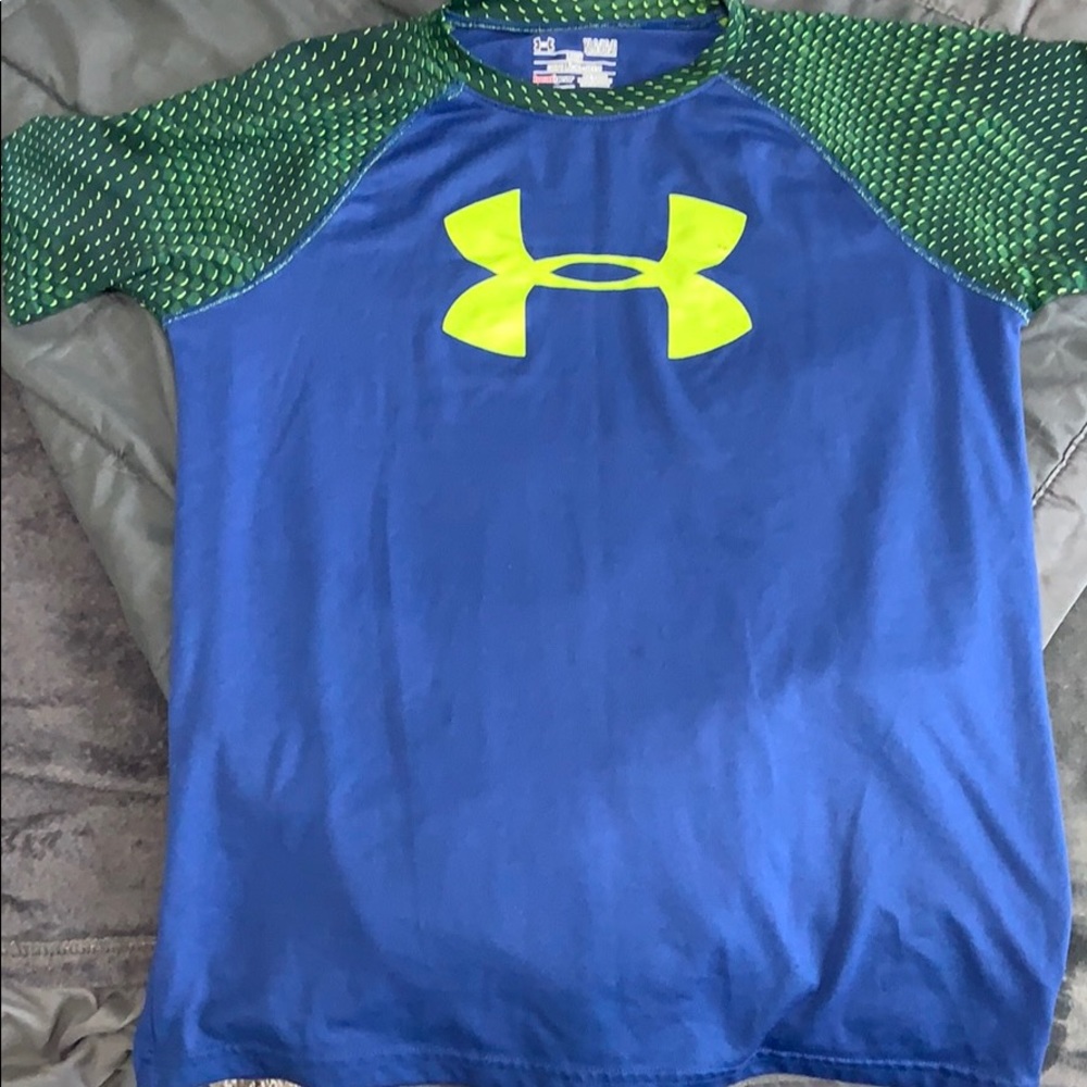 Boys youth large under armour shirt